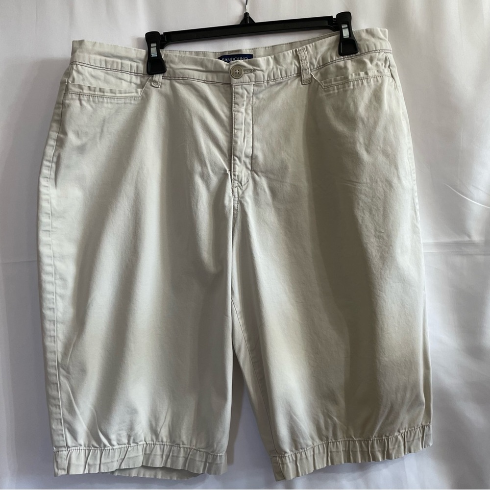 Women’s Khaki Bandolino Ruffled Hem Shorts 16